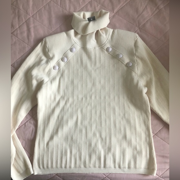 NWT Express gold button turtleneck sweater - Picture 4 of 6